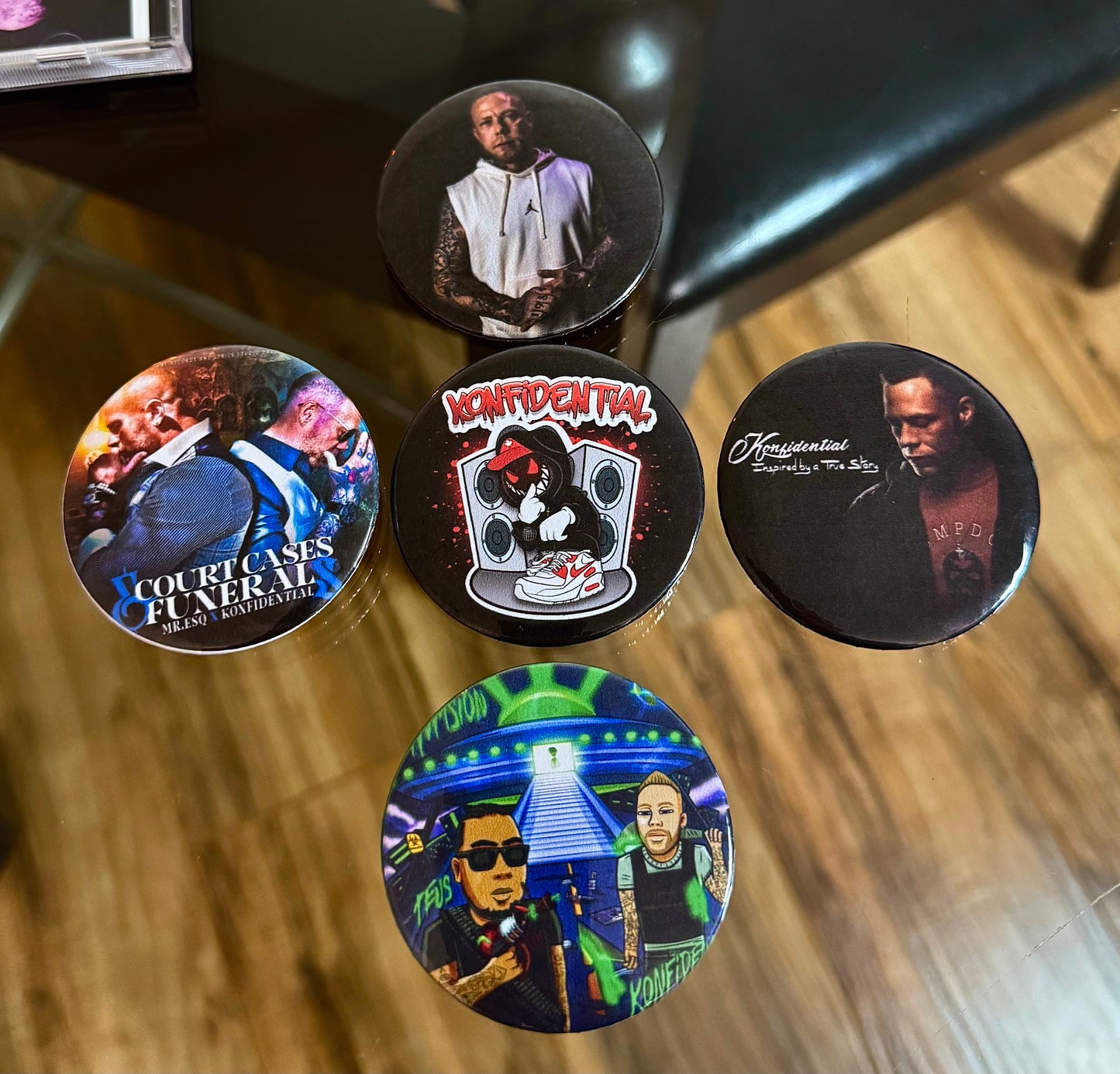 Konfidential Pin Pack